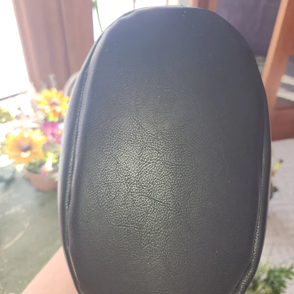 Elegant Black Tote Bag with Tortoiseshell Handle - Picture 5 of 5